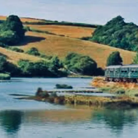 Charming 2-Bed Cottage In Tranquil Riversetting Holiday home