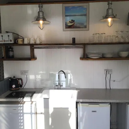 Holiday home Charming 2-Bed Cottage In Tranquil Riversetting *